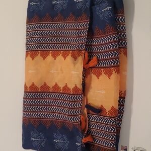 BEAUTIFUL Fringed Oblong Scarf